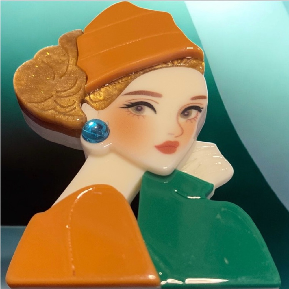Elegant 3D Acrylic Lady Orange and Green Brooch - Picture 1 of 3
